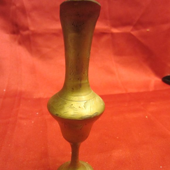 VTG 80'S SMALL BRASS DECORATIVE PITCHER, W/ETCHINGS - Picture 4 of 6